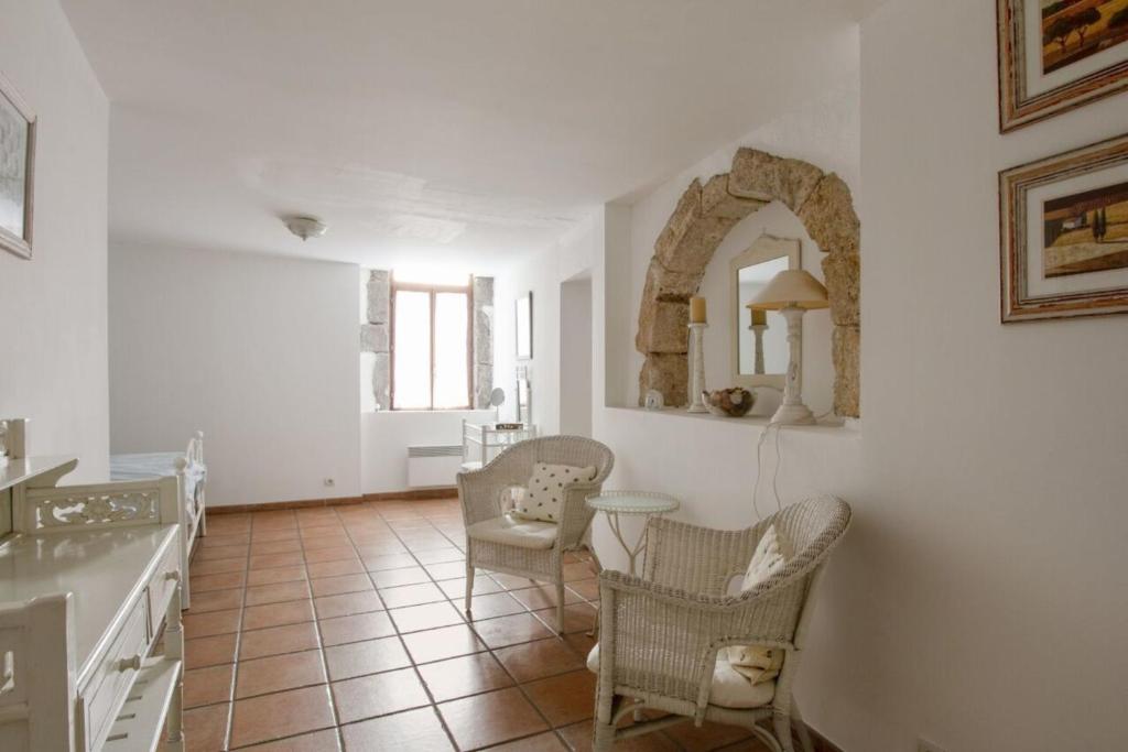 Charming and quaint 2-Bed House in Marseillan photo 4