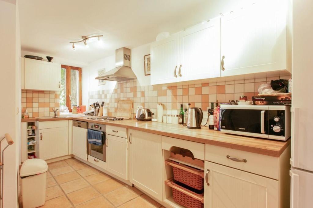 Charming and quaint 2-Bed House in Marseillan photo 1