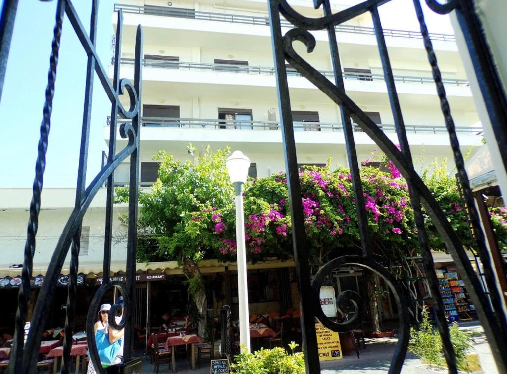 Апартаменты (Апартаменты с балконом), EVA APARTHOTEL near the beach