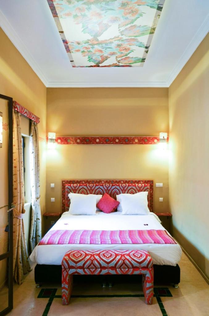 6 bedrooms villa with private pool jacuzzi and furnished terrace at Marrakech photo 2
