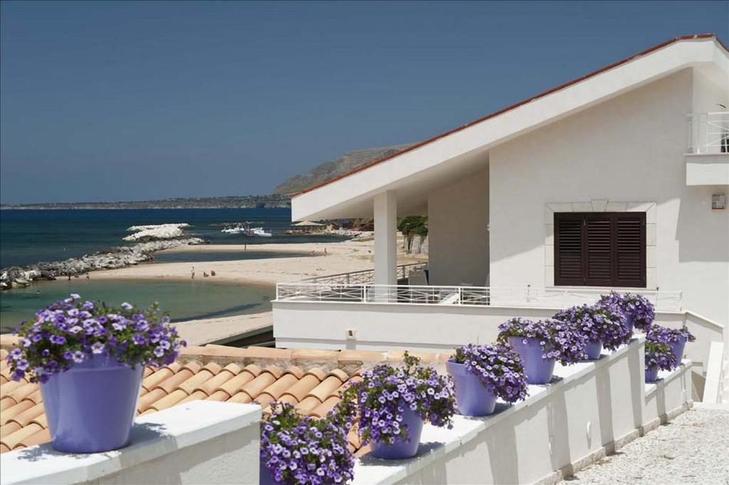 3 bedrooms appartement at Piano di Trappeto 1 m away from the beach with sea view furnished terrace and wifi photo 3