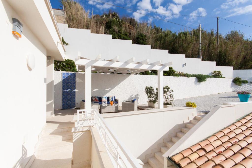 3 bedrooms appartement at Piano di Trappeto 1 m away from the beach with sea view furnished terrace and wifi photo 1