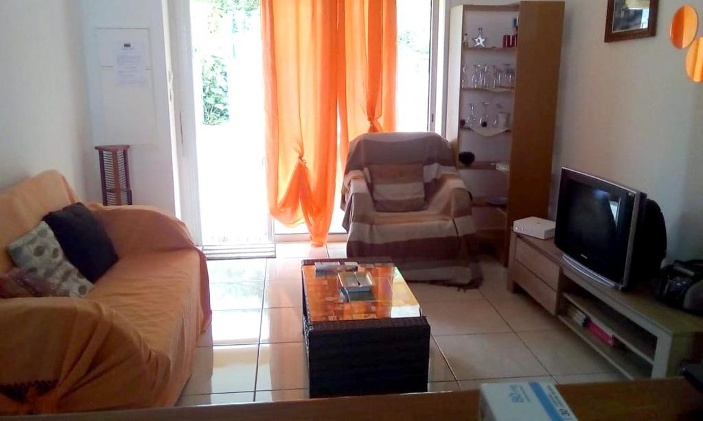 Maison de 3 chambres avec jardin clos et wifi a Saint Leu photo 4