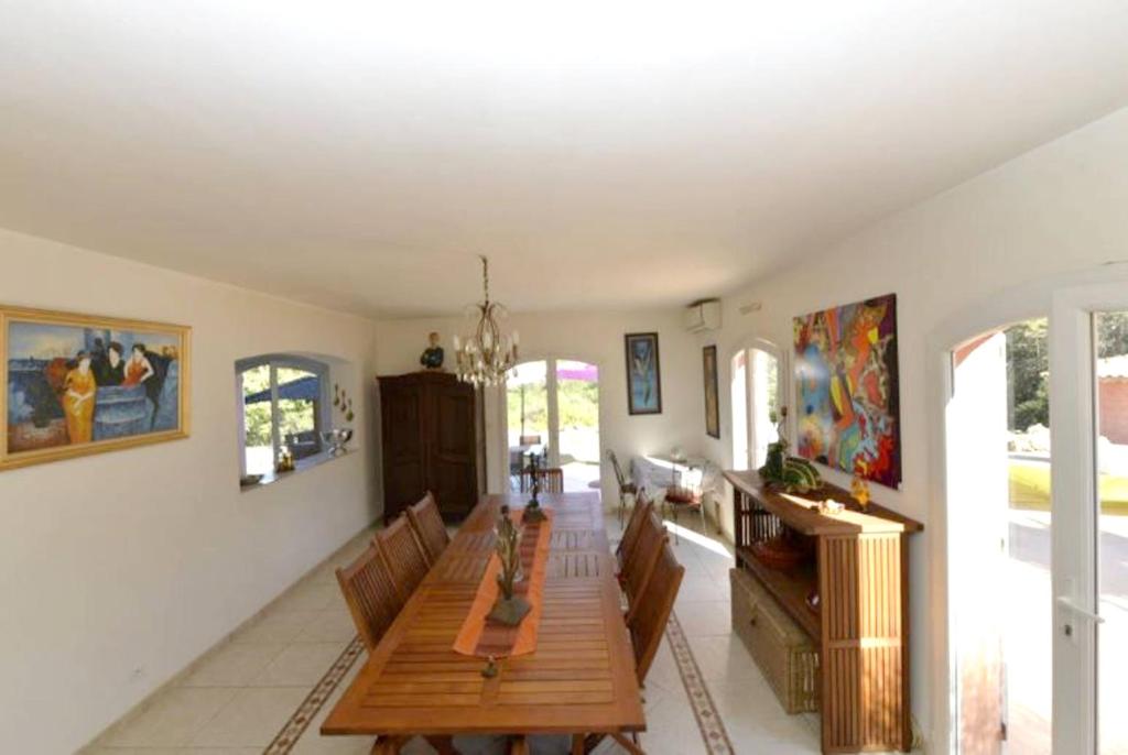 Villa de 3 chambres avec piscine privee jardin amenage et wifi a Les Arcs photo 1