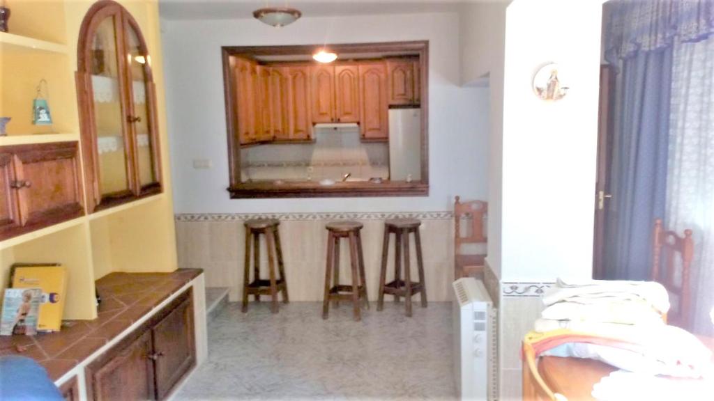 5 bedrooms house with shared pool enclosed garden and wifi at Sotillo de la Adrada photo 3