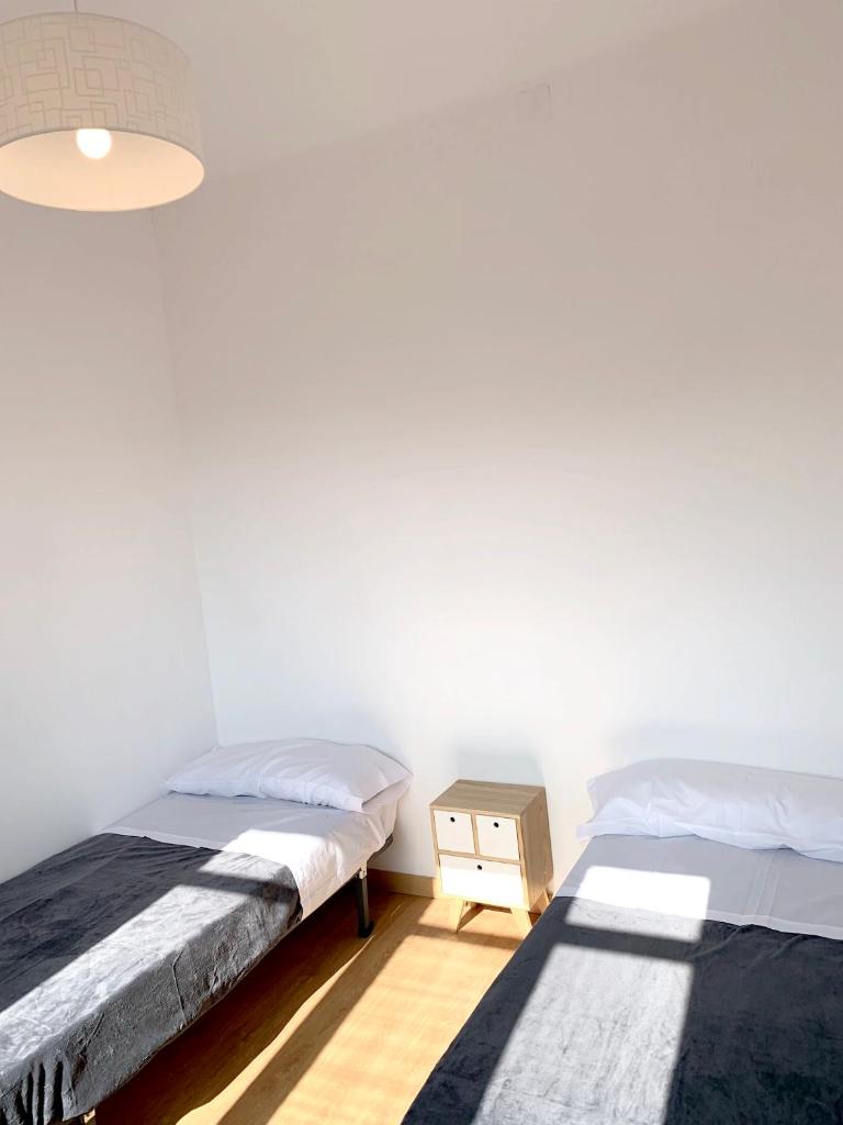 4 bedrooms appartement with city view terrace and wifi at Tortosa photo 1