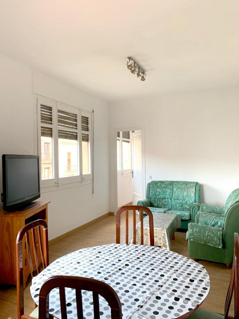 4 bedrooms appartement with city view terrace and wifi at Tortosa photo 3