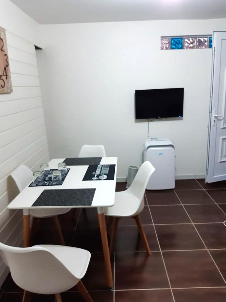 Appartement d'une chambre avec jardin amenage a Saint Esprit photo 2