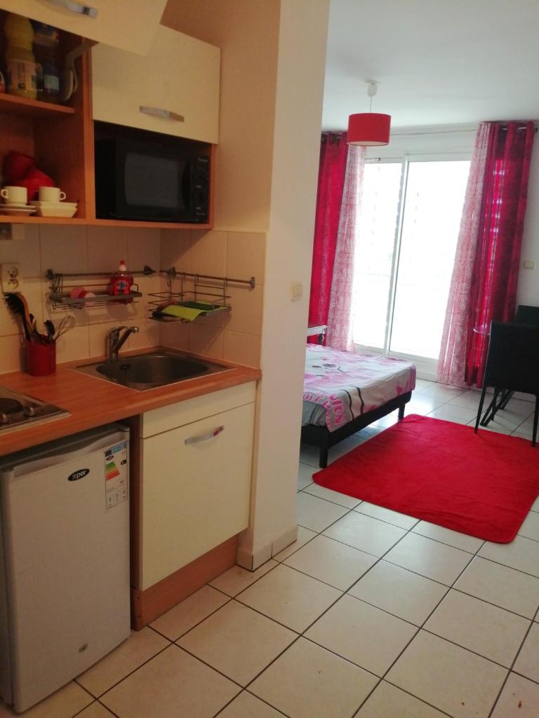 Studio avec vue sur la mer balcon et wifi a Saint Denis photo 1