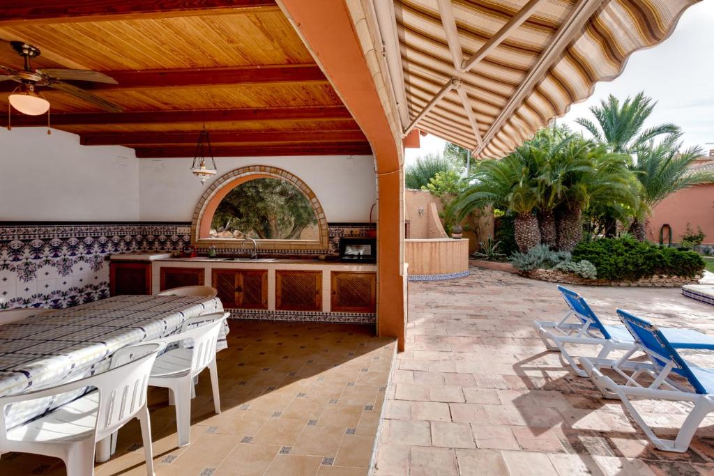 2 bedrooms villa with private pool enclosed garden and wifi at Torrevieja 5 km away from the beach photo 4