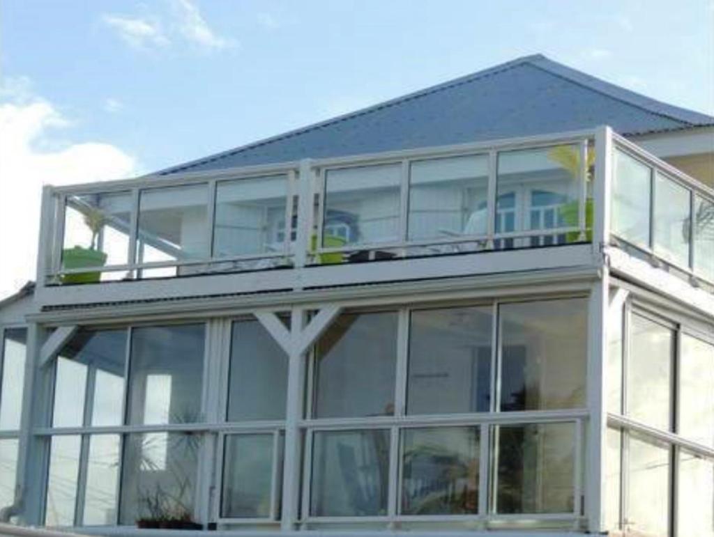 Appartement de 3 chambres avec vue sur la mer terrasse et wifi a Le Vauclin photo 4