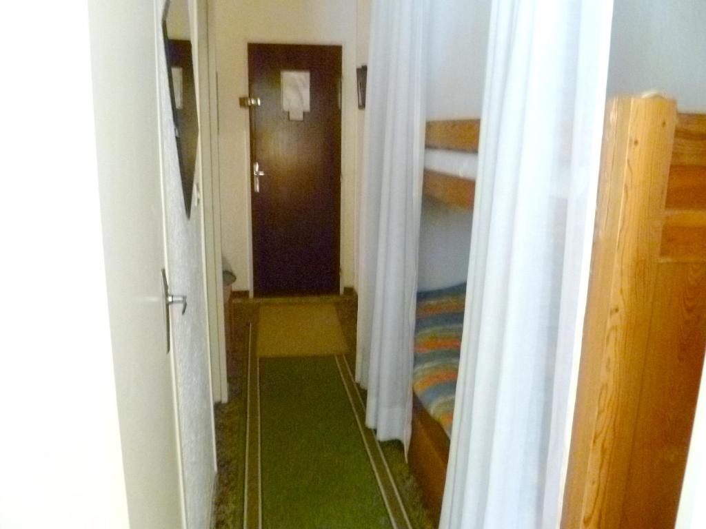 Appartement d'une chambre avec balcon a Enchastrayes photo 4