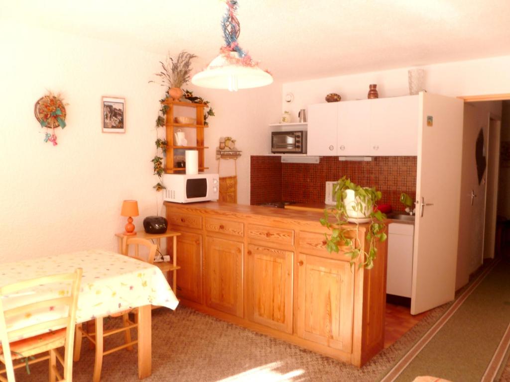 Appartement d'une chambre avec balcon a Enchastrayes photo 2