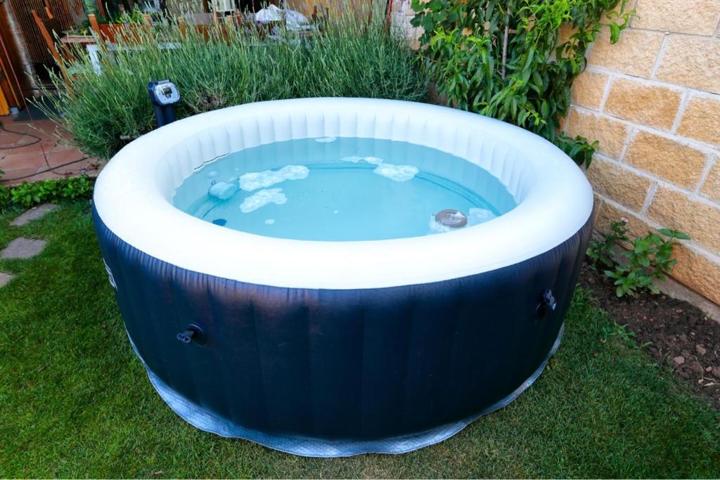 3 bedrooms house with jacuzzi and wifi at Chozas de Abajo photo 3