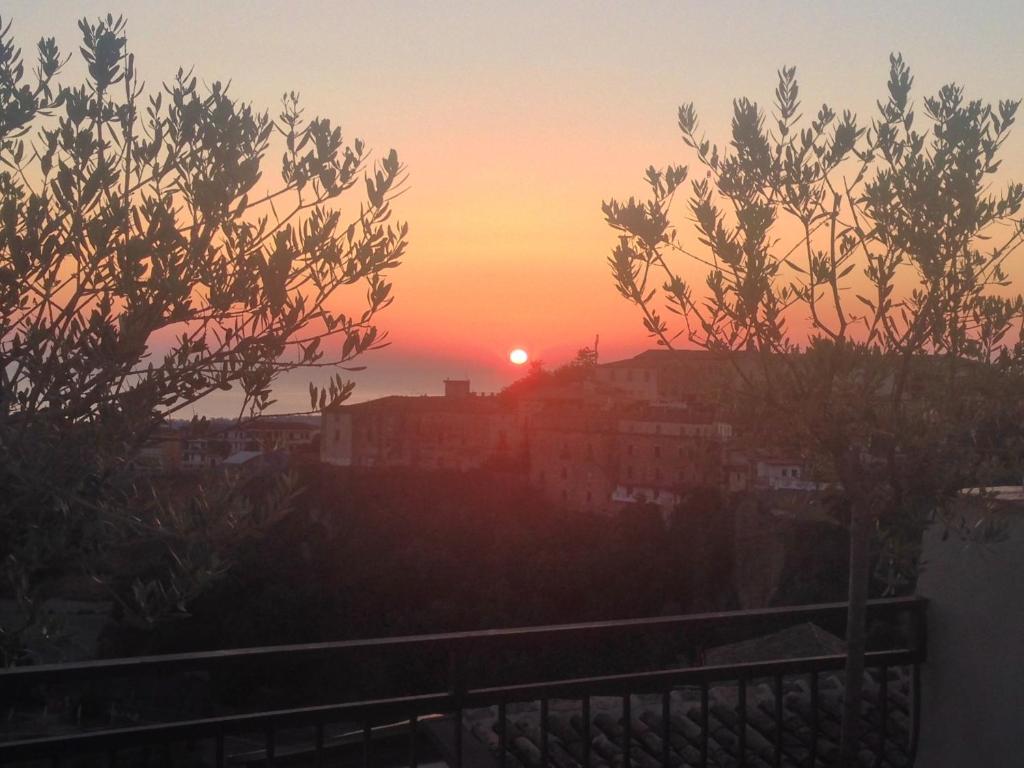 2 bedrooms house with sea view and furnished terrace at Rossano 3 km away from the beach photo 3