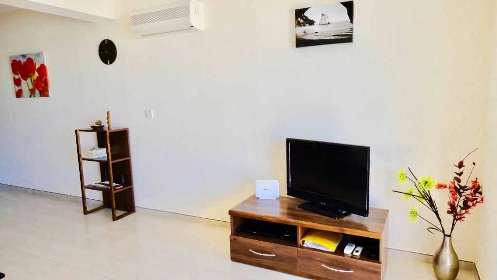 Stunning 2-Bed Apartment in Poli Crysochous photo 3