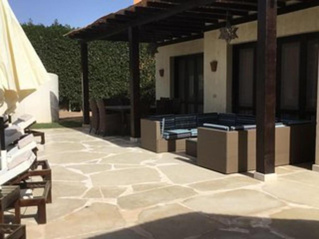 Extremely Private Villa with Optional Pool Heating photo 4