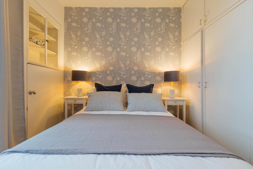 Stylish and Comfortable City Centre Apartment - Tap to explore photos