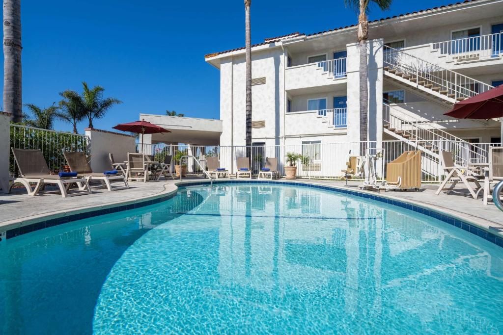 Motel 6 Ventura, CA - South image