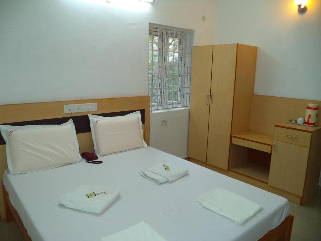 Двухместный (Двухместный номер Делюкс с 1 кроватью), Samrat Guest House KK Nagar