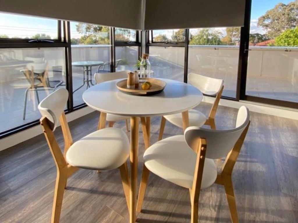 StayCentral - Heidelberg Heights Penthouse photo 1