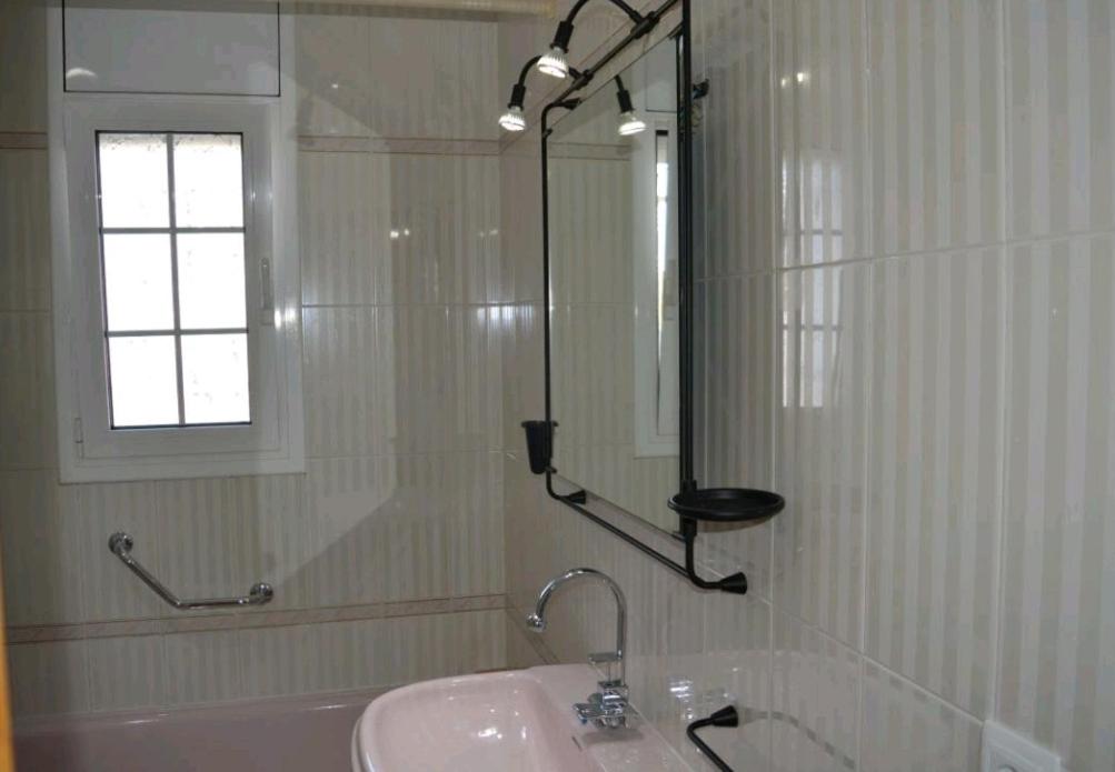 R116 Casa adosada con piscina privada en Cunit photo 3