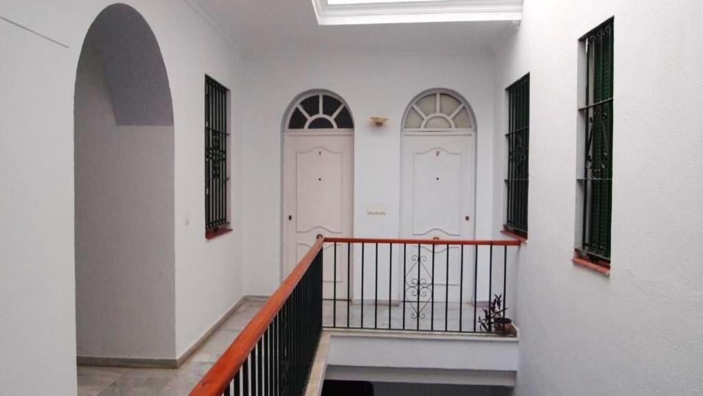 One bedroom apartement with city view balcony and wifi at Sevilla photo 1