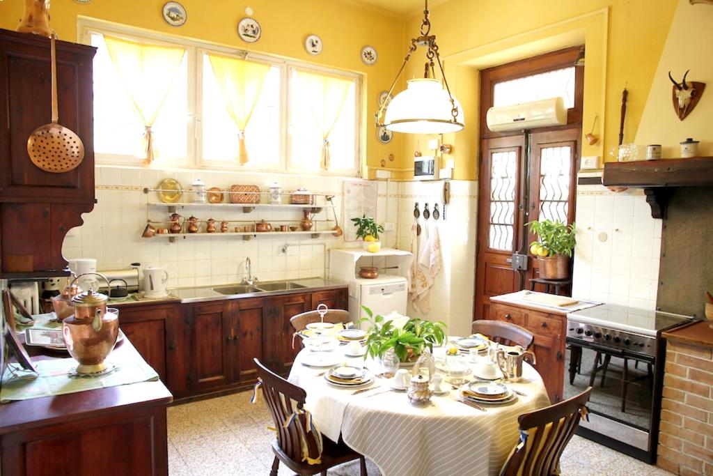 6 bedrooms villa at Imperia 300 m away from the beach with sea view enclosed garden and wifi photo 4