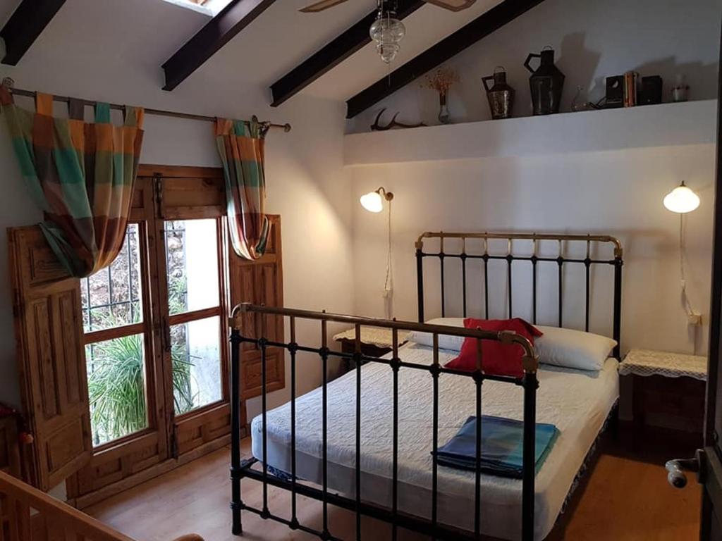 5 bedrooms villa with private pool enclosed garden and wifi at Sorihuela del Guadalimar photo 1
