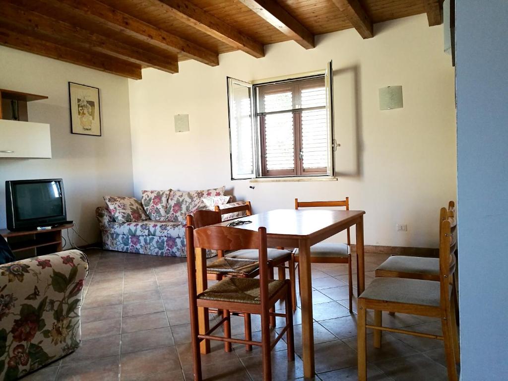 3 bedrooms appartement with shared pool enclosed garden and wifi at Partinico 2 km away from the beach photo 3