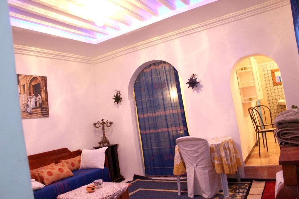 2 bedrooms apartement with terrace and wifi at Tunis 4 km away from the beach photo 1