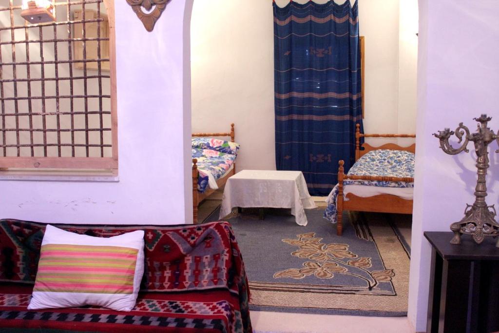 2 bedrooms apartement with terrace and wifi at Tunis 4 km away from the beach photo 3