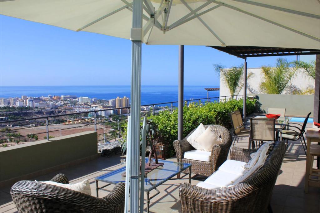 3 bedrooms villa with sea view private pool and wifi at Costa Adeje 2 km away from the beach photo 2