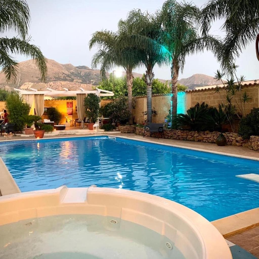 4 bedrooms villa with private pool jacuzzi and enclosed garden at Partinico 9 km away from the beach photo 2