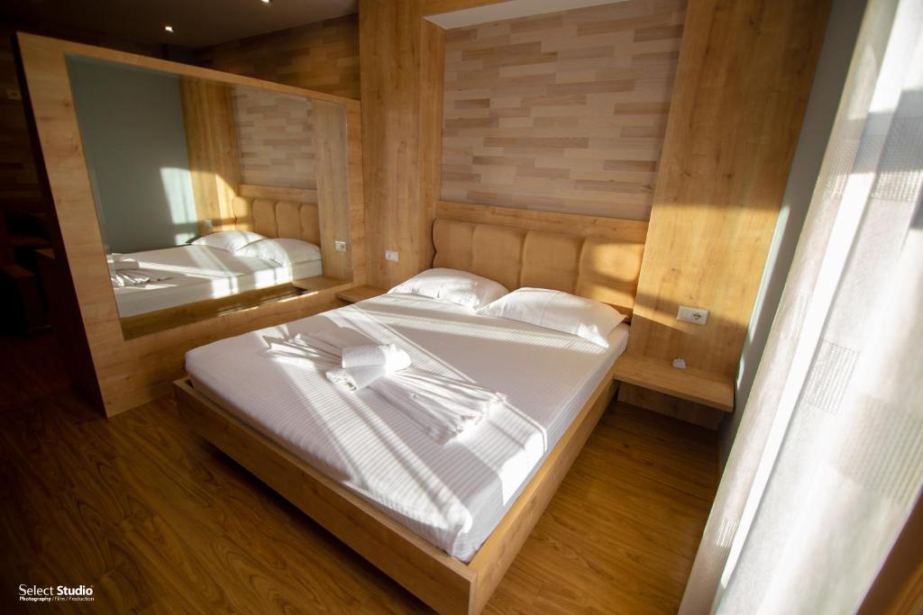 SAHATI Hotel & Restaurant photo 2