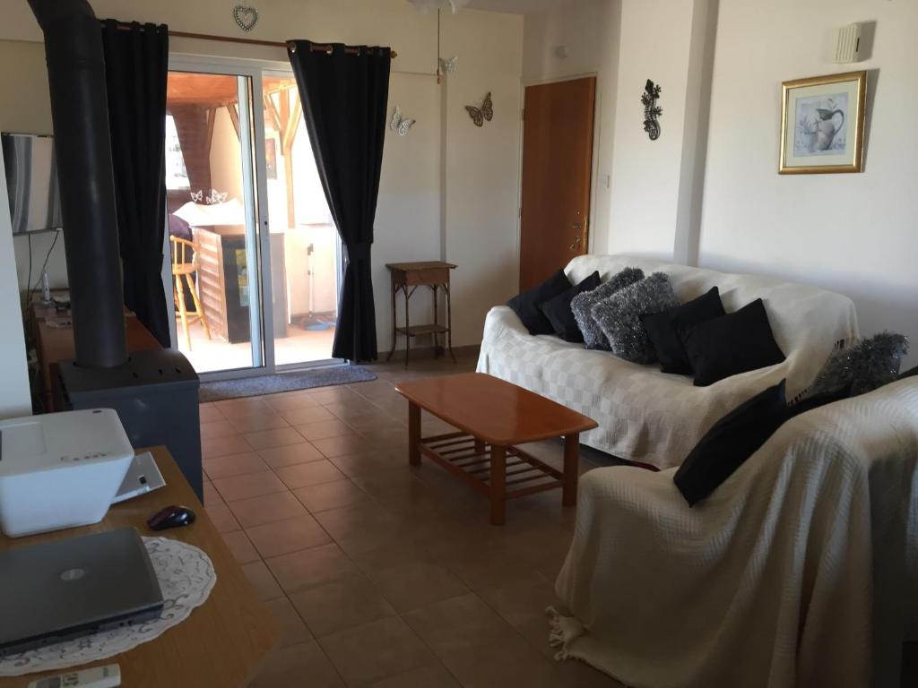 Beautiful spacious 2-Bed Apartment in Xylofagou photo 2