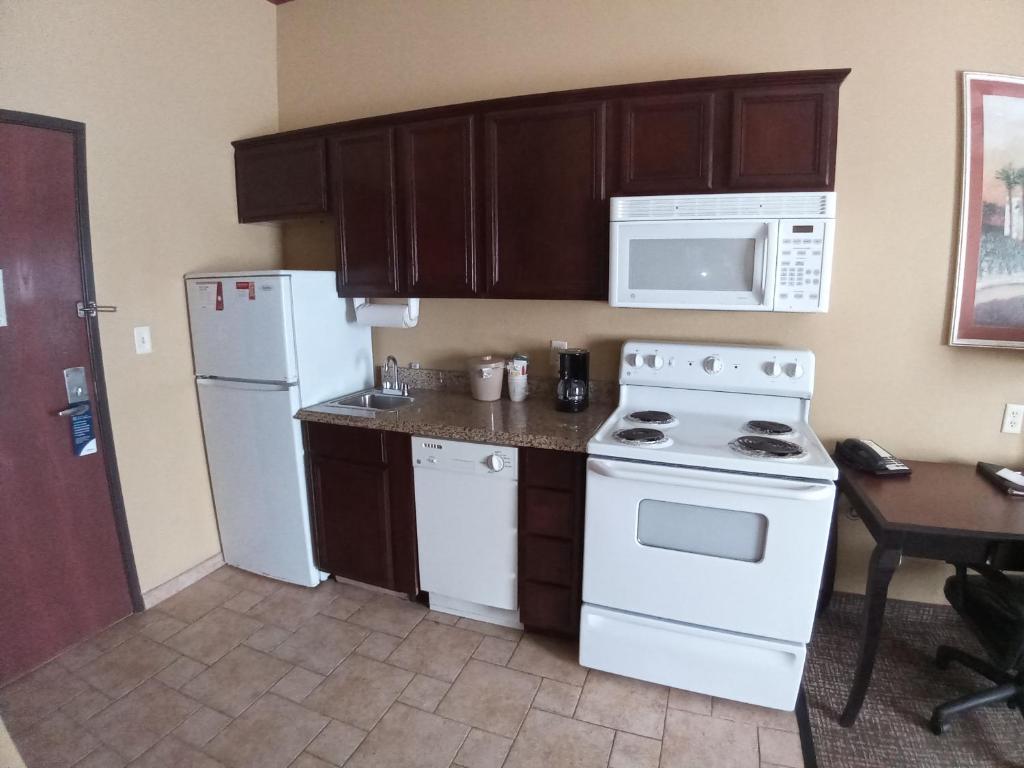 Hawthorn Suites by Wyndham Corpus Christi/Padre Isle photo 2
