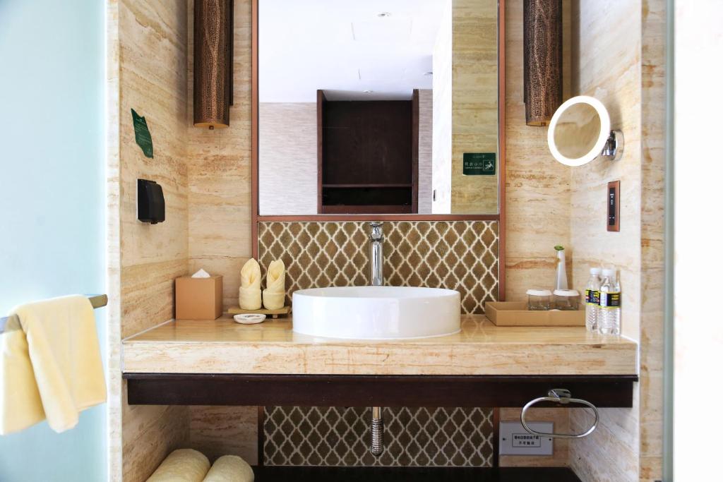 Двухместный (Queen Executive Superior King Room), Mangrove Tree Resort World Sanya Bay- Queen Palm Toawers