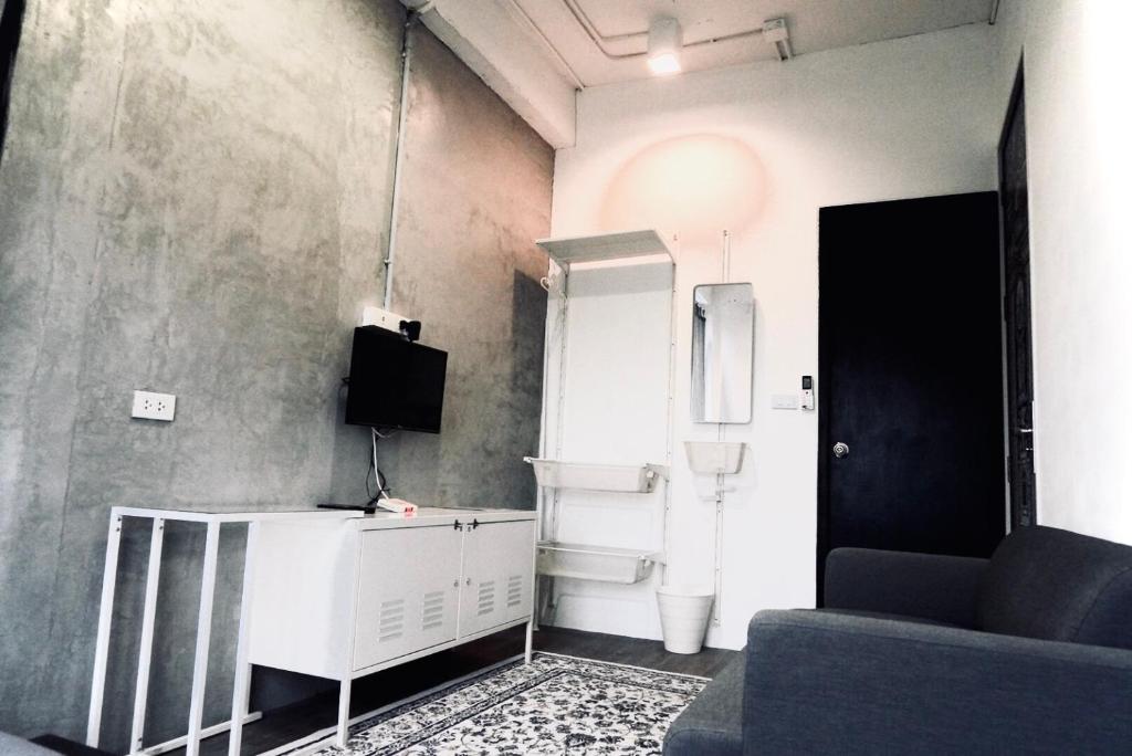 Двухместный (Двухместный номер с 1 кроватью и видом на горы), L'atelier Poshtel Phuket