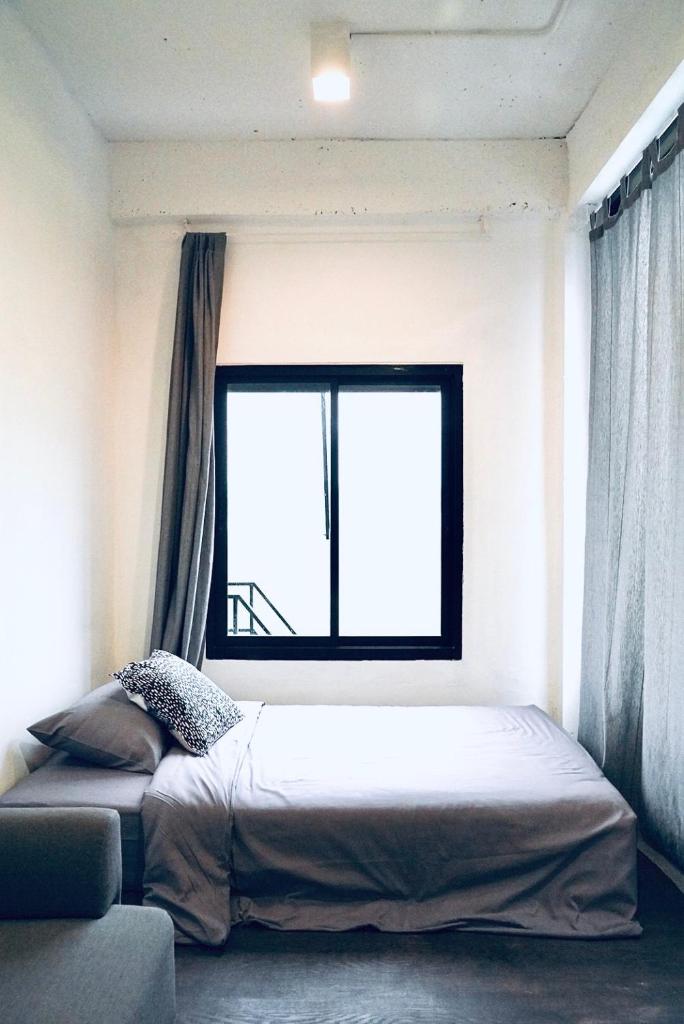 Двухместный (Двухместный номер с 1 кроватью и видом на горы), L'atelier Poshtel Phuket