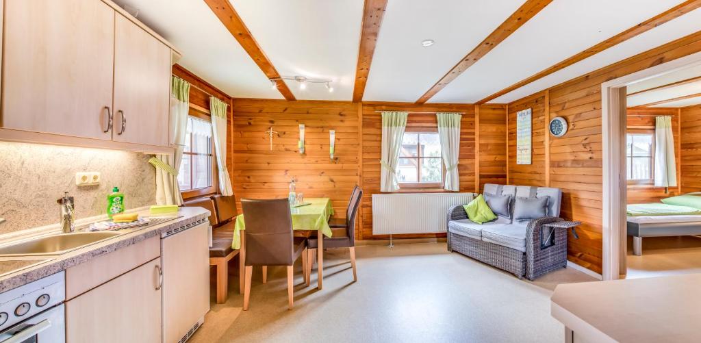 Bartlhof-Ferienwohnungen-Zimmer photo 2