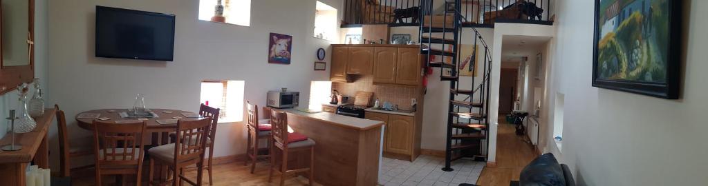 Apartment 3 bedroom banagher town centre photo 4