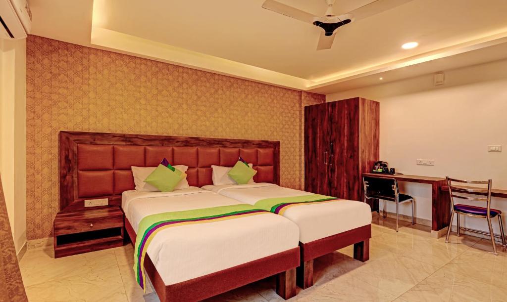 Двухместный ([Sanitized] Deluxe Double Room), Treebo Trend Ample Transit