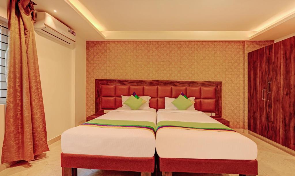 Двухместный ([Sanitized] Deluxe Double Room), Treebo Trend Ample Transit