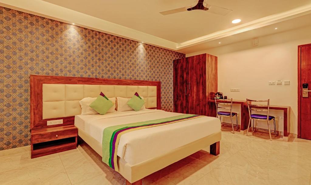 Двухместный ([Sanitized] Deluxe Double Room), Treebo Trend Ample Transit