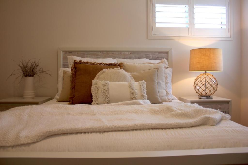 Ayada Villa - Pet Friendly - 1 Min to Beach photo 1
