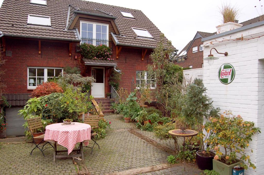 Haus Rothenstein, ruhige FeWo, ca. 10 min. zu Messe und Flughafen photo 4
