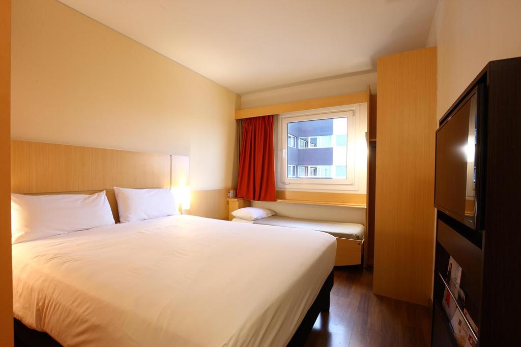 ibis Buenos Aires Obelisco photo 3