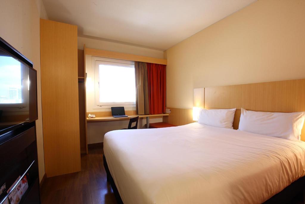 ibis Buenos Aires Obelisco photo 4