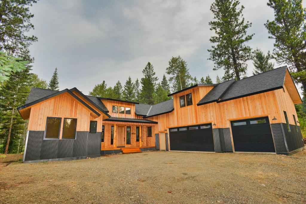 White Bark Lodge by Casago McCall - Donerightmanagement image